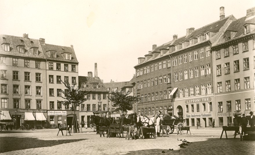 Hausers Plads 1901 - Foto Fritz Benzen (Original i Københavns Museum)